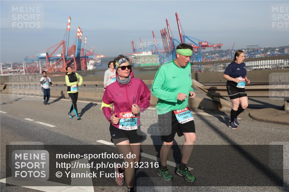 03.10.2025 - Köhlbrandbrückenlauf Yannick Fuchs http://msf.ph/oto/9132316 03.10.2025 09:04:19 Position 2 2479, 2839 meine-sportfotos.de