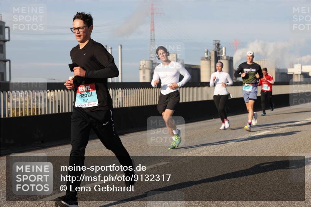 03.10.2025 - Köhlbrandbrückenlauf Lena Gebhardt http://msf.ph/oto/9132317 03.10.2025 09:50:24 Position 2 3411 meine-sportfotos.de