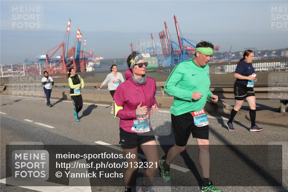 03.10.2025 - Köhlbrandbrückenlauf Yannick Fuchs http://msf.ph/oto/9132321 03.10.2025 09:04:19 Position 2 2479, 2839 meine-sportfotos.de