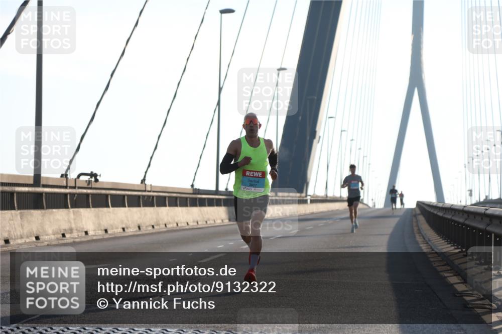 03.10.2025 - Köhlbrandbrückenlauf Yannick Fuchs http://msf.ph/oto/9132322 03.10.2025 08:17:47 Position 1 3807 meine-sportfotos.de