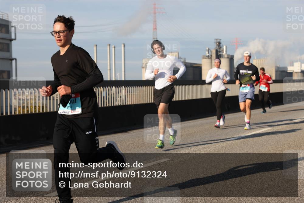 03.10.2025 - Köhlbrandbrückenlauf Lena Gebhardt http://msf.ph/oto/9132324 03.10.2025 09:50:24 Position 2 3411 meine-sportfotos.de