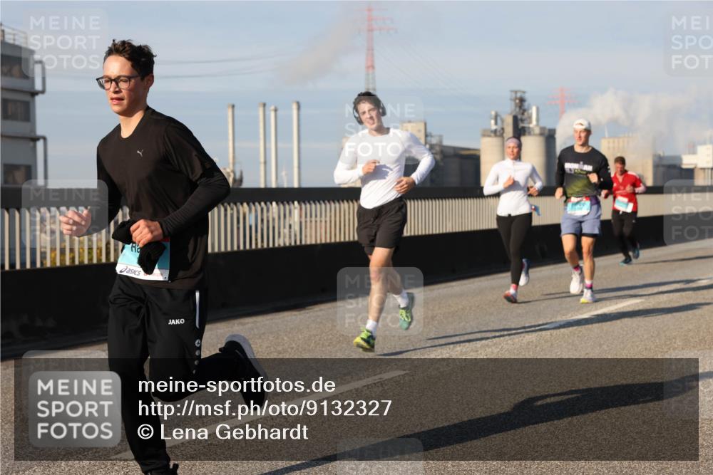 03.10.2025 - Köhlbrandbrückenlauf Lena Gebhardt http://msf.ph/oto/9132327 03.10.2025 09:50:24 Position 2  meine-sportfotos.de