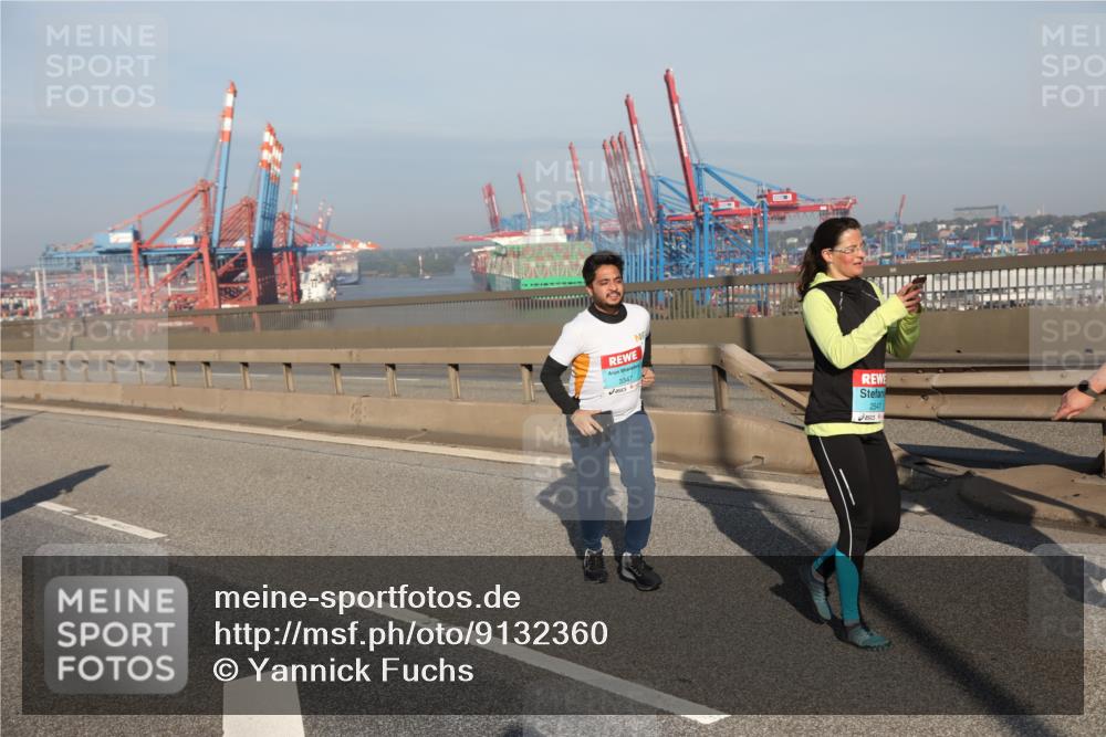 03.10.2025 - Köhlbrandbrückenlauf Yannick Fuchs http://msf.ph/oto/9132360 03.10.2025 09:04:23 Position 2 3347 meine-sportfotos.de
