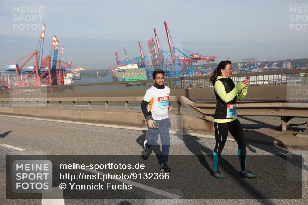 03.10.2025 - Köhlbrandbrückenlauf Yannick Fuchs http://msf.ph/oto/9132366 03.10.2025 09:04:23 Position 2 3347 meine-sportfotos.de
