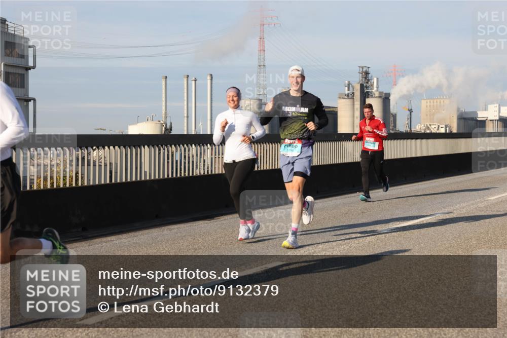 03.10.2025 - Köhlbrandbrückenlauf Lena Gebhardt http://msf.ph/oto/9132379 03.10.2025 09:50:25 Position 2 70, 3 meine-sportfotos.de