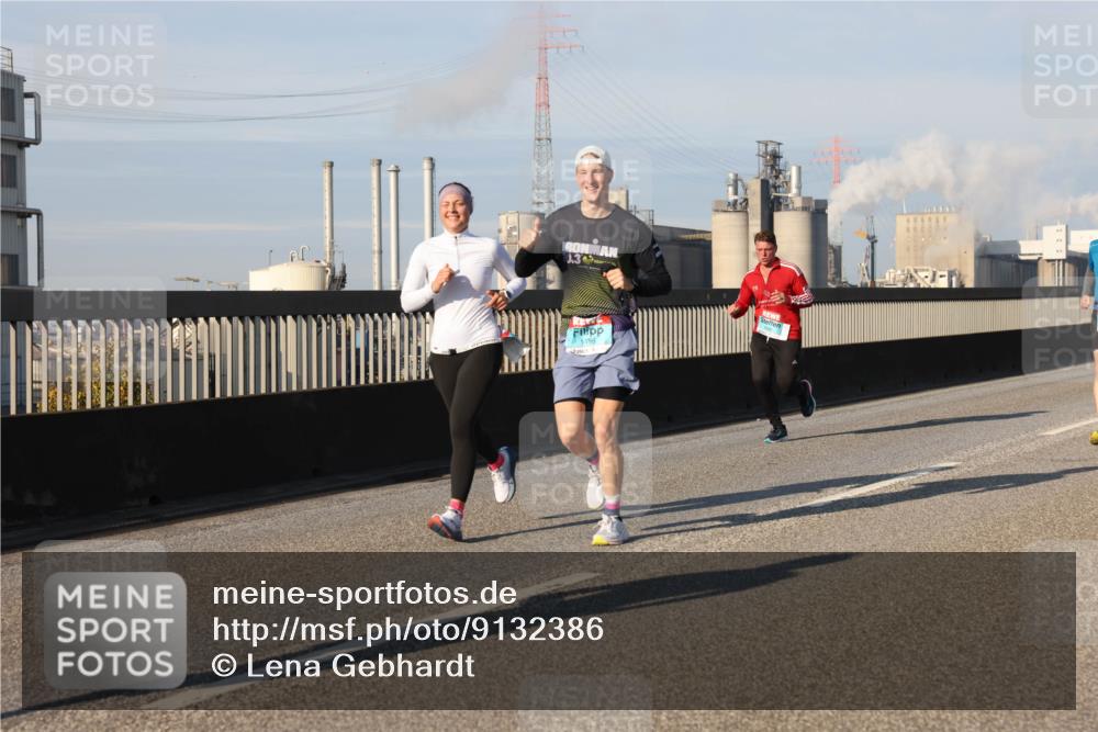 03.10.2025 - Köhlbrandbrückenlauf Lena Gebhardt http://msf.ph/oto/9132386 03.10.2025 09:50:26 Position 2 10, 3, 1486 meine-sportfotos.de