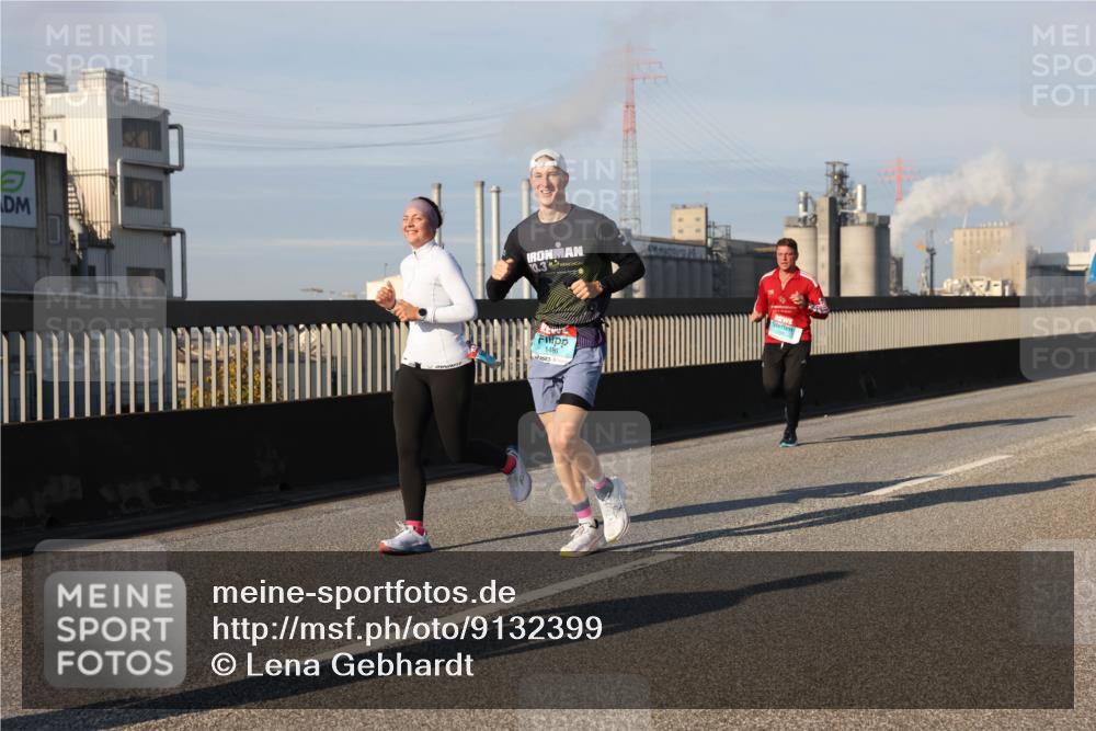 03.10.2025 - Köhlbrandbrückenlauf Lena Gebhardt http://msf.ph/oto/9132399 03.10.2025 09:50:26 Position 2 10, 3, 1486 meine-sportfotos.de