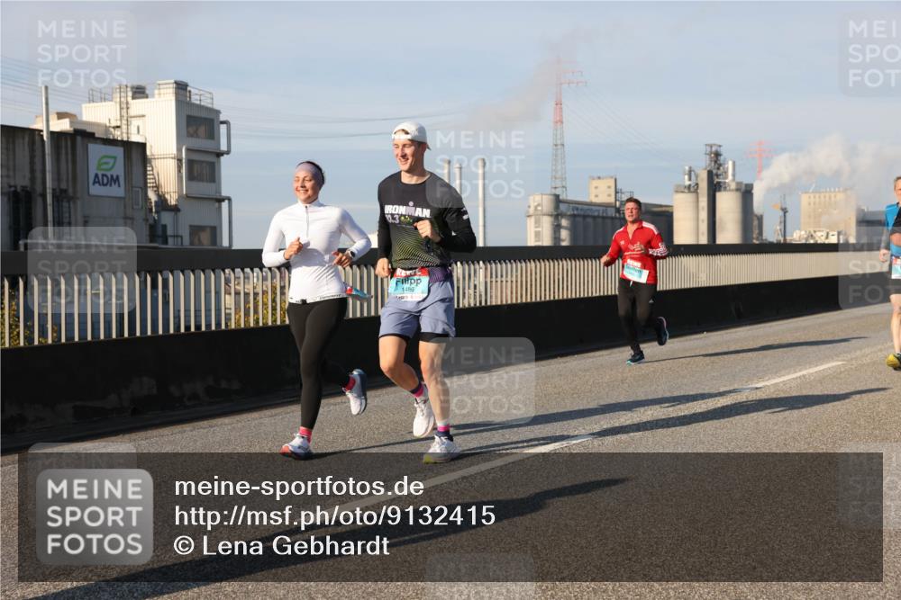 03.10.2025 - Köhlbrandbrückenlauf Lena Gebhardt http://msf.ph/oto/9132415 03.10.2025 09:50:26 Position 2 10, 3, 1486 meine-sportfotos.de