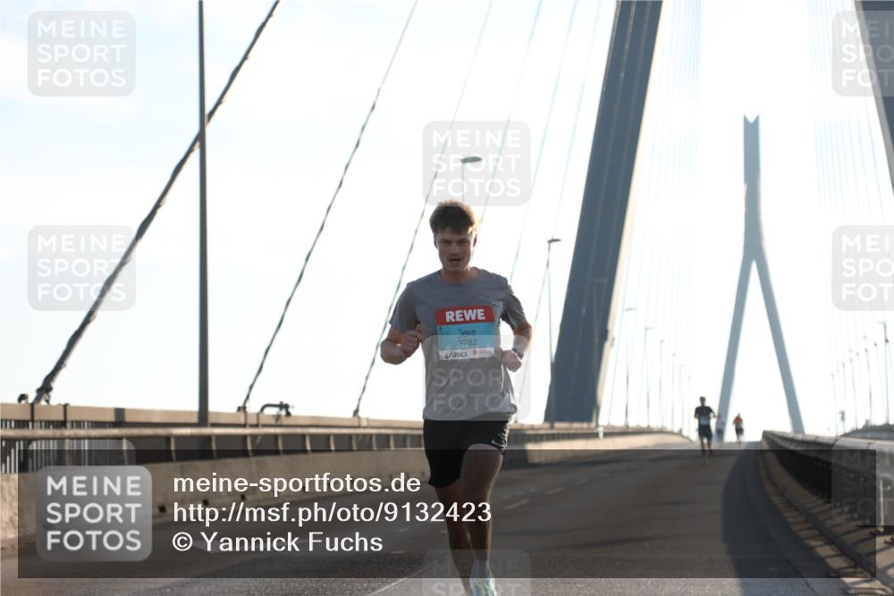 03.10.2025 - Köhlbrandbrückenlauf Yannick Fuchs http://msf.ph/oto/9132423 03.10.2025 08:17:53 Position 1 3782 meine-sportfotos.de