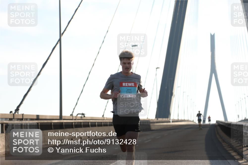 03.10.2025 - Köhlbrandbrückenlauf Yannick Fuchs http://msf.ph/oto/9132428 03.10.2025 08:17:53 Position 1 3782 meine-sportfotos.de