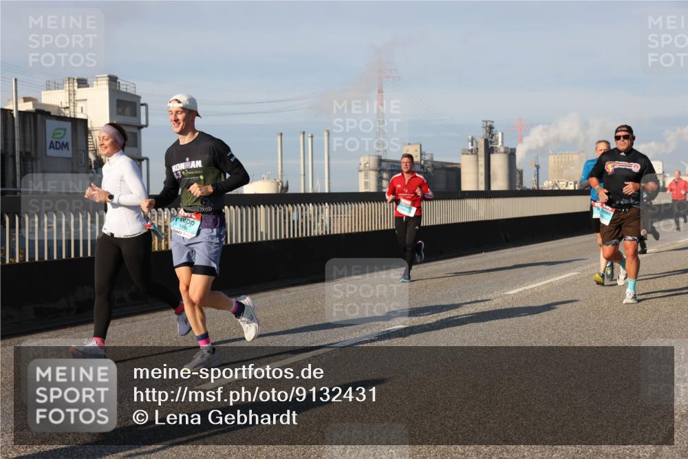 03.10.2025 - Köhlbrandbrückenlauf Lena Gebhardt http://msf.ph/oto/9132431 03.10.2025 09:50:27 Position 2 1486 meine-sportfotos.de
