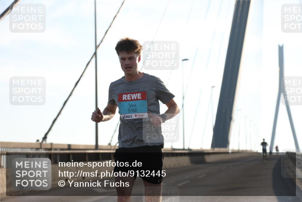 03.10.2025 - Köhlbrandbrückenlauf Yannick Fuchs http://msf.ph/oto/9132445 03.10.2025 08:17:53 Position 1 3782 meine-sportfotos.de