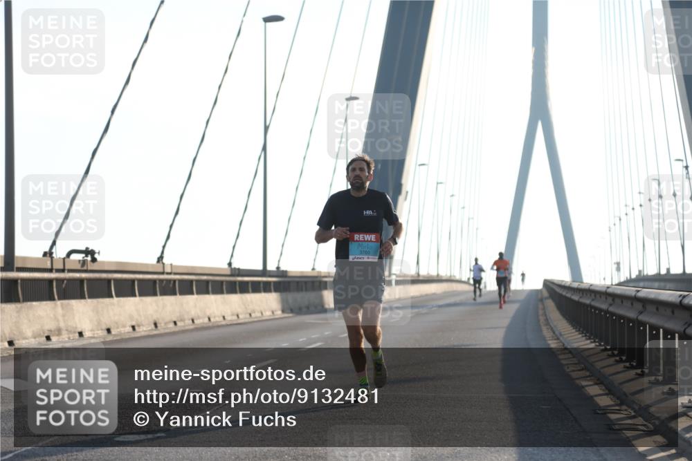 03.10.2025 - Köhlbrandbrückenlauf Yannick Fuchs http://msf.ph/oto/9132481 03.10.2025 08:18:01 Position 1 3760 meine-sportfotos.de