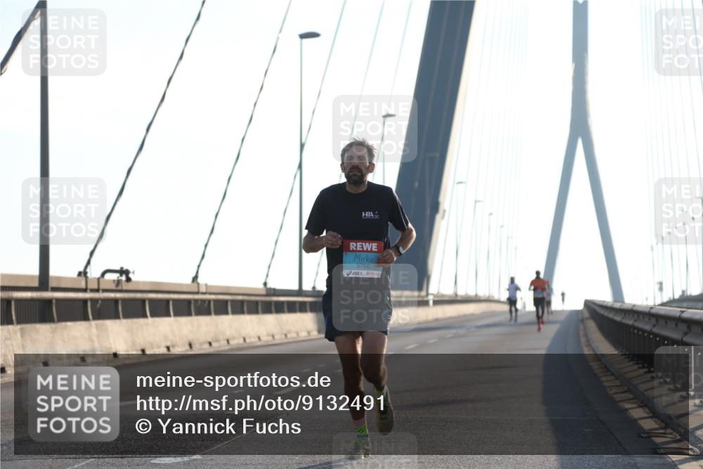 03.10.2025 - Köhlbrandbrückenlauf Yannick Fuchs http://msf.ph/oto/9132491 03.10.2025 08:18:01 Position 1 3760 meine-sportfotos.de