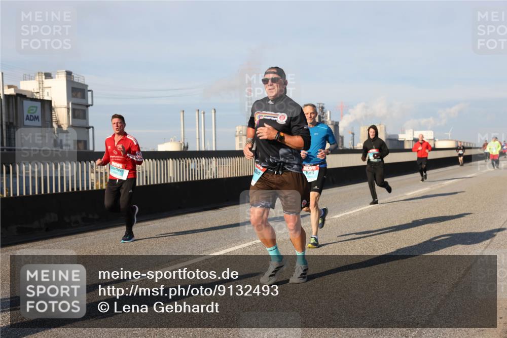 03.10.2025 - Köhlbrandbrückenlauf Lena Gebhardt http://msf.ph/oto/9132493 03.10.2025 09:50:28 Position 2  meine-sportfotos.de