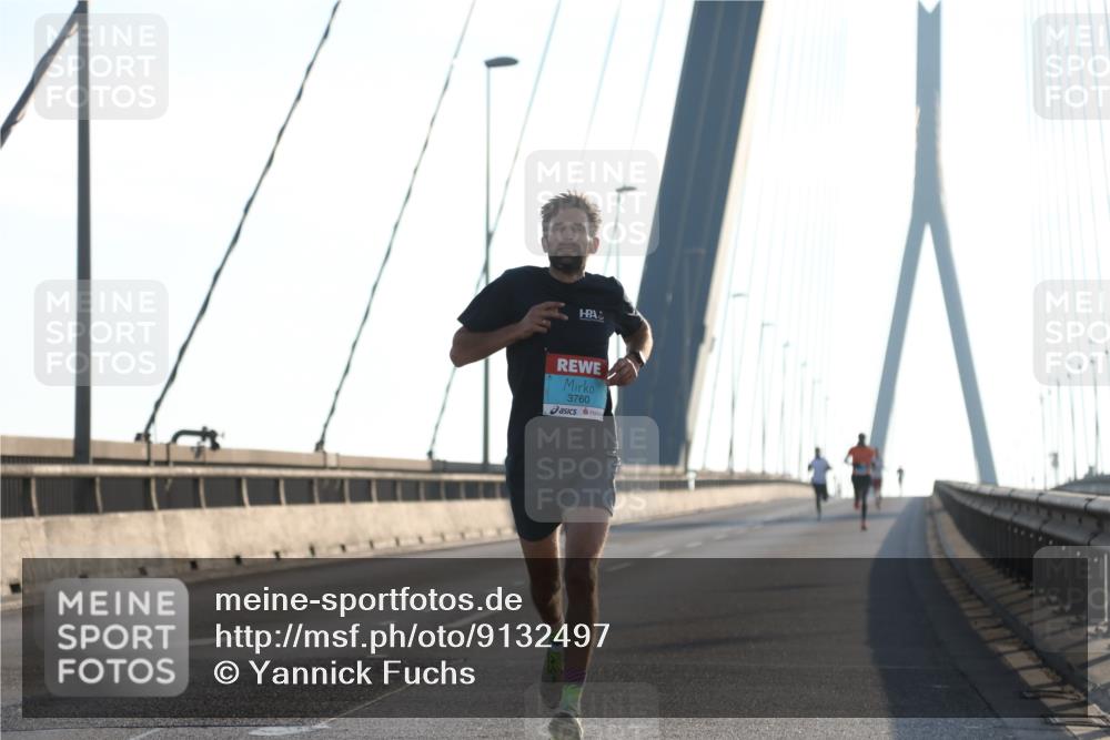 03.10.2025 - Köhlbrandbrückenlauf Yannick Fuchs http://msf.ph/oto/9132497 03.10.2025 08:18:01 Position 1 3760 meine-sportfotos.de
