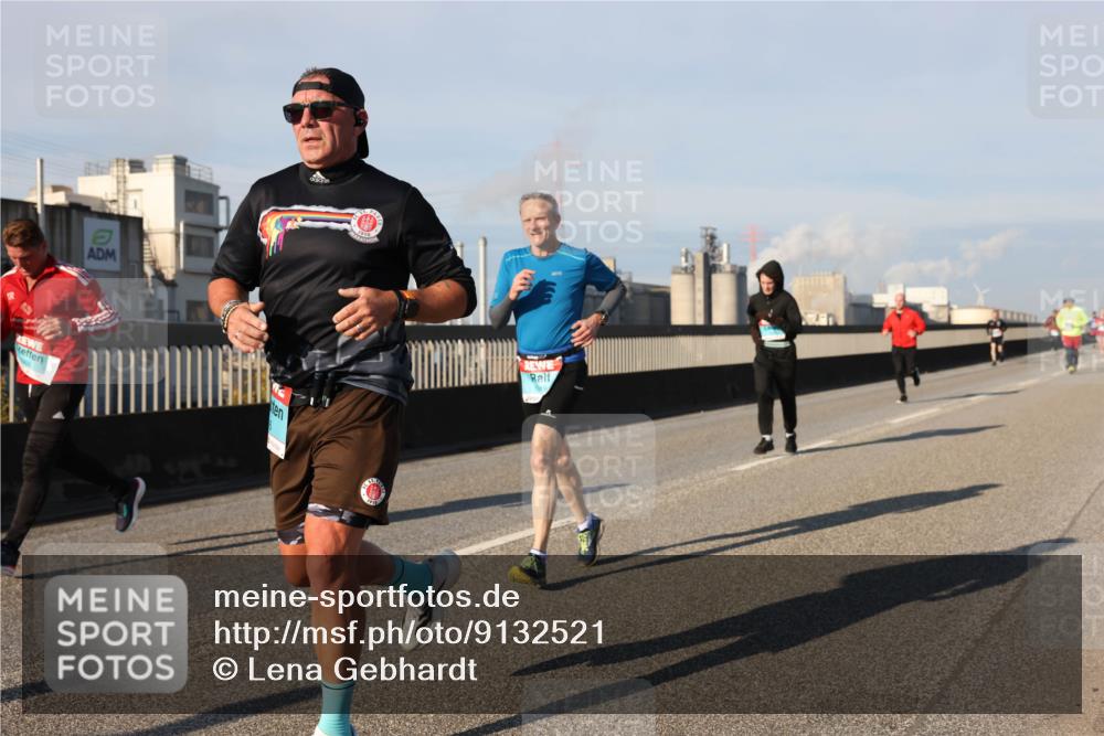 03.10.2025 - Köhlbrandbrückenlauf Lena Gebhardt http://msf.ph/oto/9132521 03.10.2025 09:50:29 Position 2 7815 meine-sportfotos.de