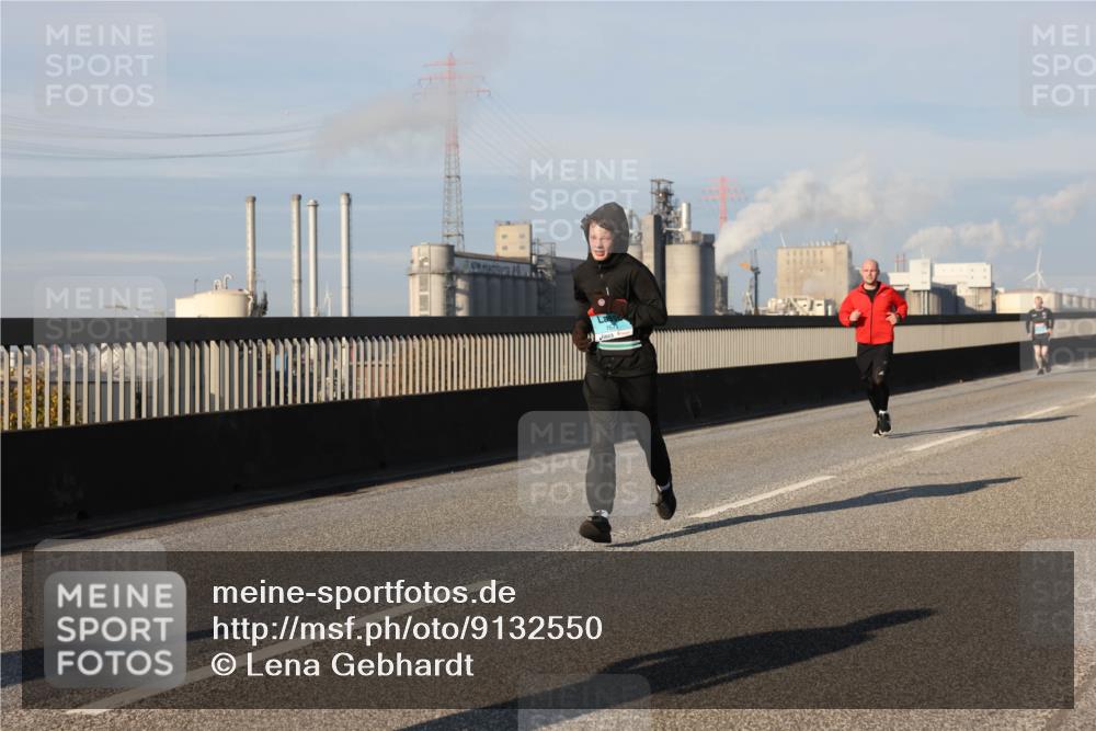 03.10.2025 - Köhlbrandbrückenlauf Lena Gebhardt http://msf.ph/oto/9132550 03.10.2025 09:50:29 Position 2  meine-sportfotos.de