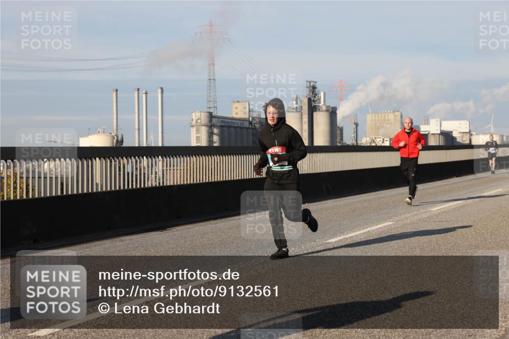 03.10.2025 - Köhlbrandbrückenlauf Lena Gebhardt http://msf.ph/oto/9132561 03.10.2025 09:50:30 Position 2  meine-sportfotos.de