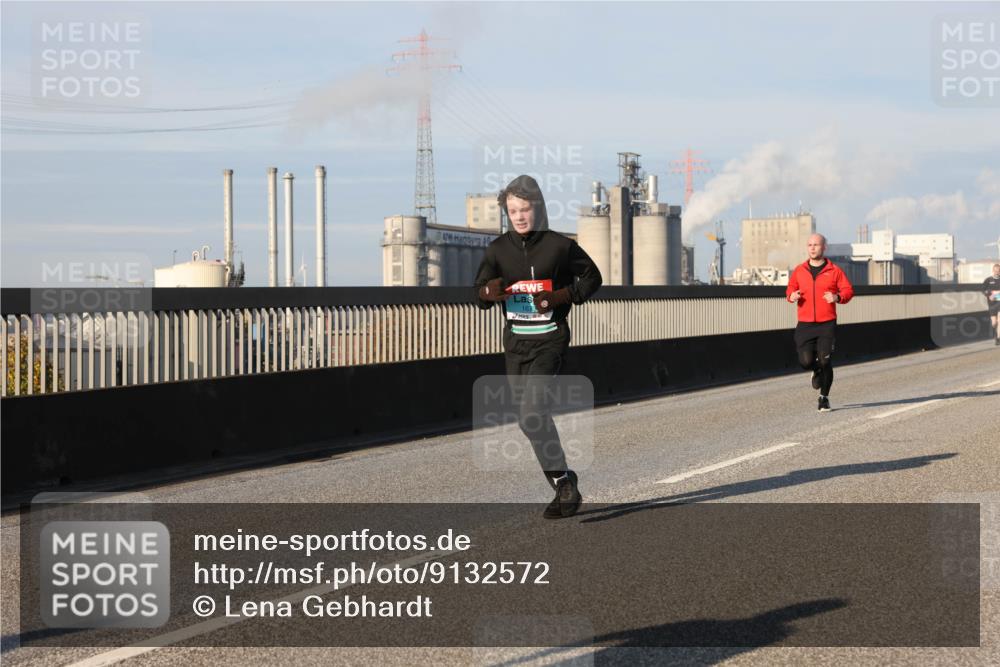 03.10.2025 - Köhlbrandbrückenlauf Lena Gebhardt http://msf.ph/oto/9132572 03.10.2025 09:50:30 Position 2  meine-sportfotos.de