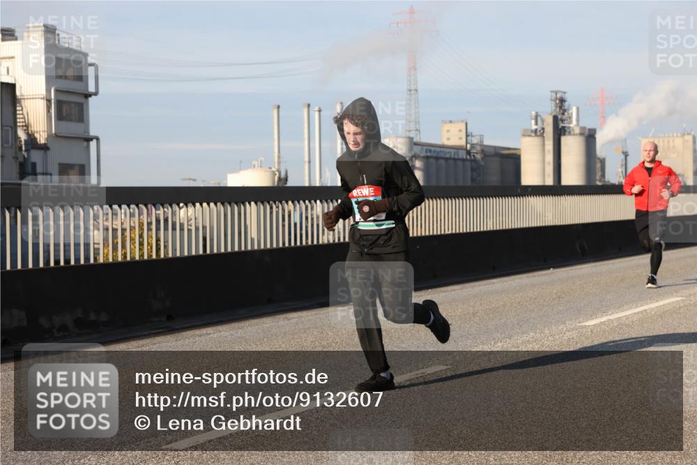 03.10.2025 - Köhlbrandbrückenlauf Lena Gebhardt http://msf.ph/oto/9132607 03.10.2025 09:50:30 Position 2  meine-sportfotos.de