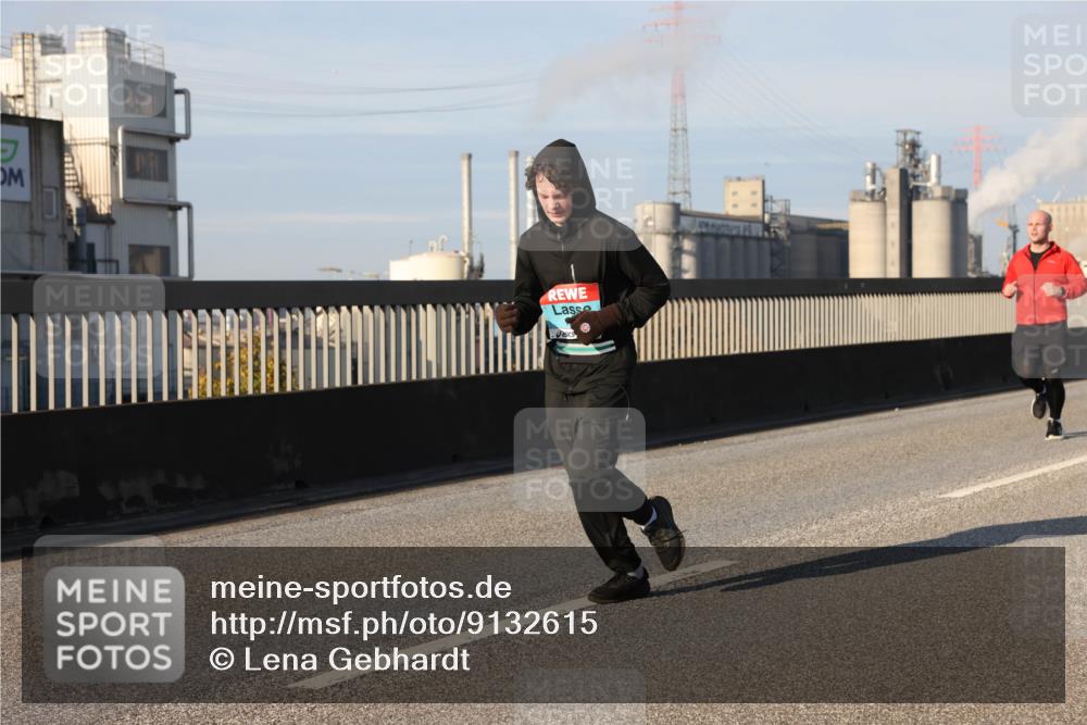 03.10.2025 - Köhlbrandbrückenlauf Lena Gebhardt http://msf.ph/oto/9132615 03.10.2025 09:50:30 Position 2  meine-sportfotos.de