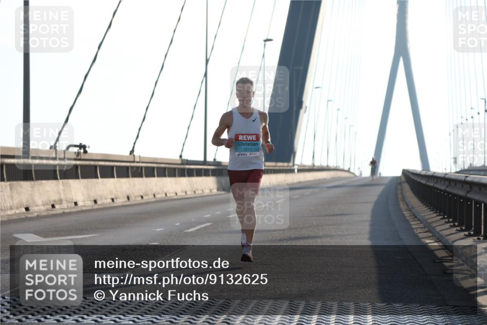 03.10.2025 - Köhlbrandbrückenlauf Yannick Fuchs http://msf.ph/oto/9132625 03.10.2025 08:18:17 Position 1 1013 meine-sportfotos.de