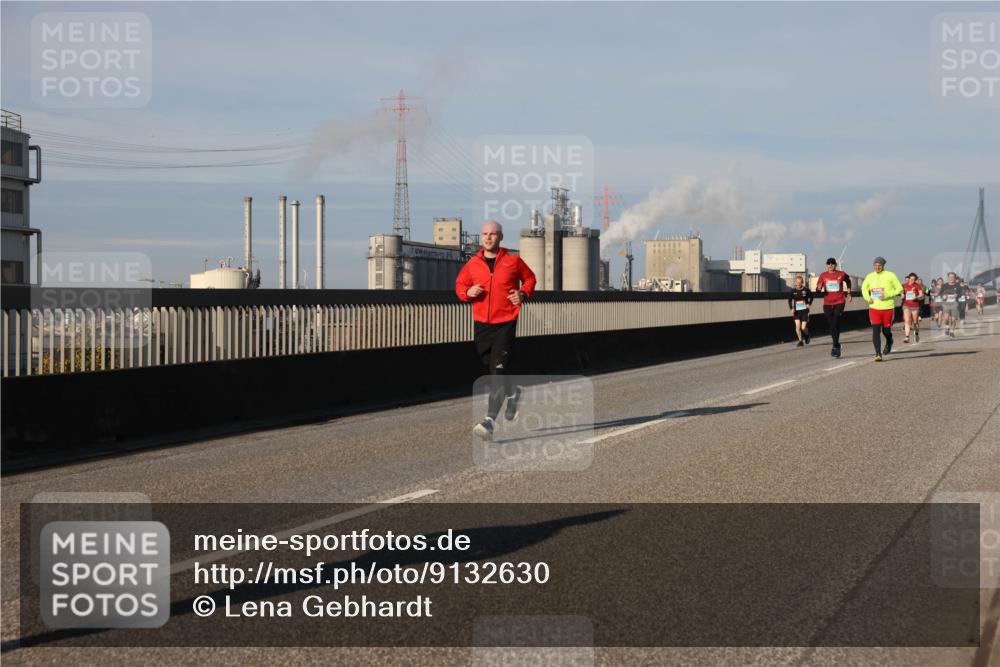03.10.2025 - Köhlbrandbrückenlauf Lena Gebhardt http://msf.ph/oto/9132630 03.10.2025 09:50:32 Position 2  meine-sportfotos.de