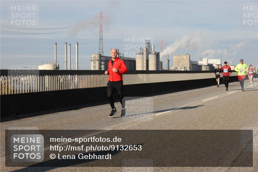 03.10.2025 - Köhlbrandbrückenlauf Lena Gebhardt http://msf.ph/oto/9132653 03.10.2025 09:50:32 Position 2  meine-sportfotos.de