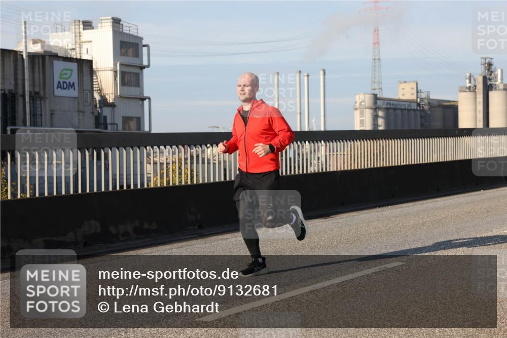 03.10.2025 - Köhlbrandbrückenlauf Lena Gebhardt http://msf.ph/oto/9132681 03.10.2025 09:50:33 Position 2  meine-sportfotos.de