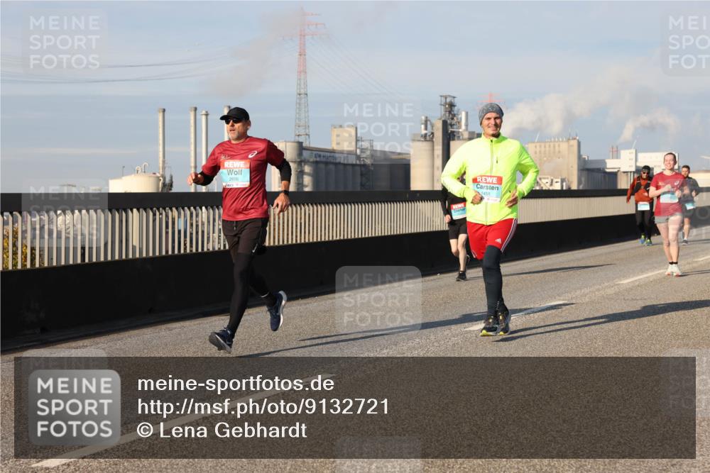 03.10.2025 - Köhlbrandbrückenlauf Lena Gebhardt http://msf.ph/oto/9132721 03.10.2025 09:50:37 Position 2 2696, 1451 meine-sportfotos.de