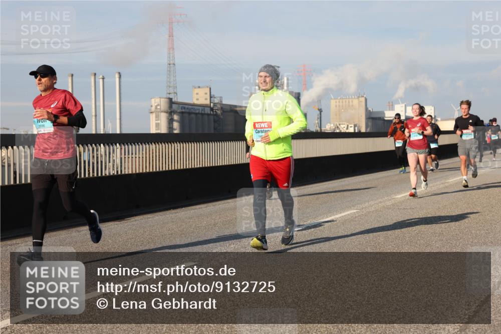 03.10.2025 - Köhlbrandbrückenlauf Lena Gebhardt http://msf.ph/oto/9132725 03.10.2025 09:50:37 Position 2 2696, 145 meine-sportfotos.de