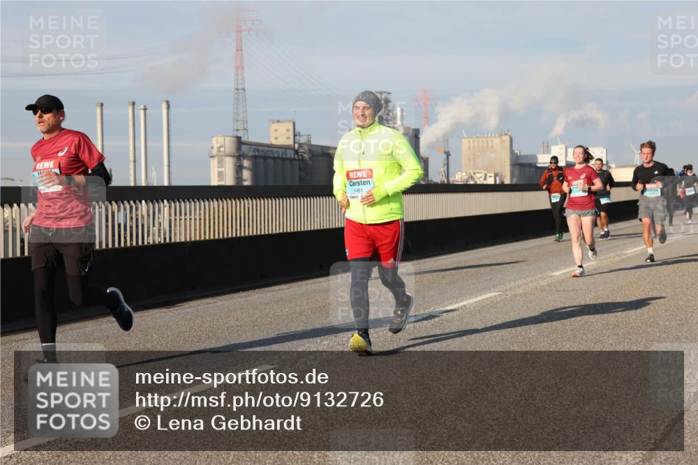 03.10.2025 - Köhlbrandbrückenlauf Lena Gebhardt http://msf.ph/oto/9132726 03.10.2025 09:50:38 Position 2 1451 meine-sportfotos.de