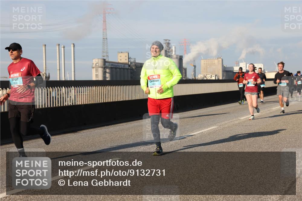 03.10.2025 - Köhlbrandbrückenlauf Lena Gebhardt http://msf.ph/oto/9132731 03.10.2025 09:50:38 Position 2 2696, 1451 meine-sportfotos.de