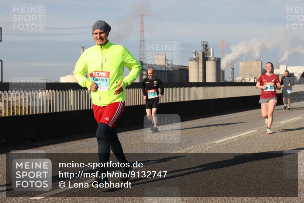03.10.2025 - Köhlbrandbrückenlauf Lena Gebhardt http://msf.ph/oto/9132747 03.10.2025 09:50:39 Position 2 1451 meine-sportfotos.de