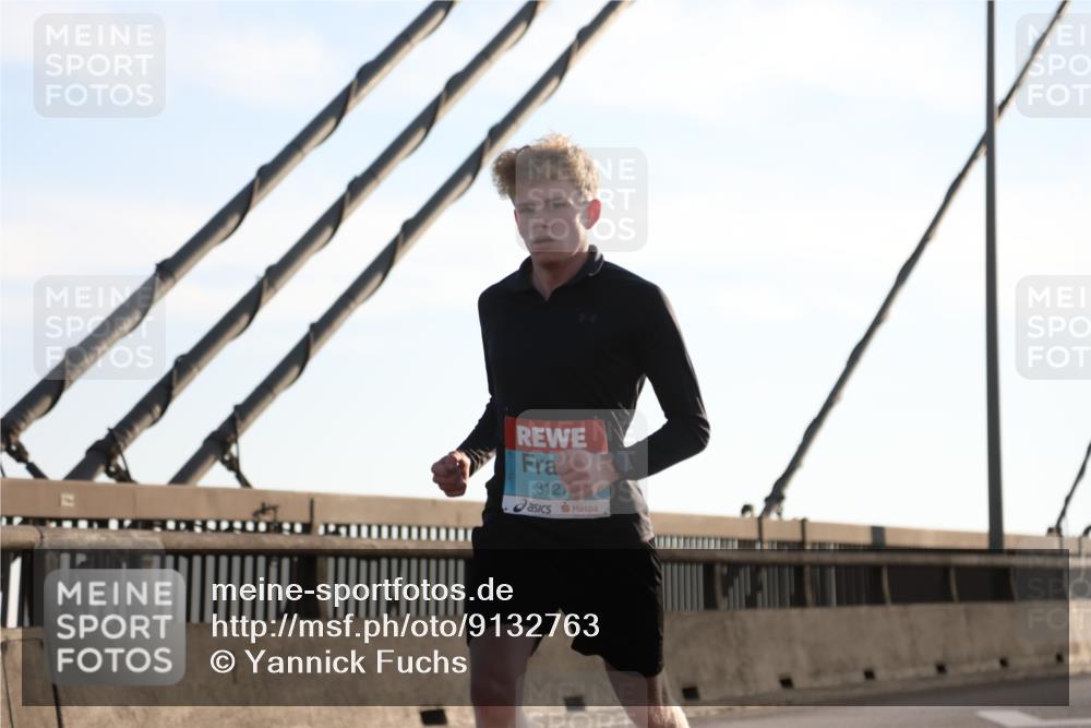 03.10.2025 - Köhlbrandbrückenlauf Yannick Fuchs http://msf.ph/oto/9132763 03.10.2025 08:19:07 Position 1 3127 meine-sportfotos.de