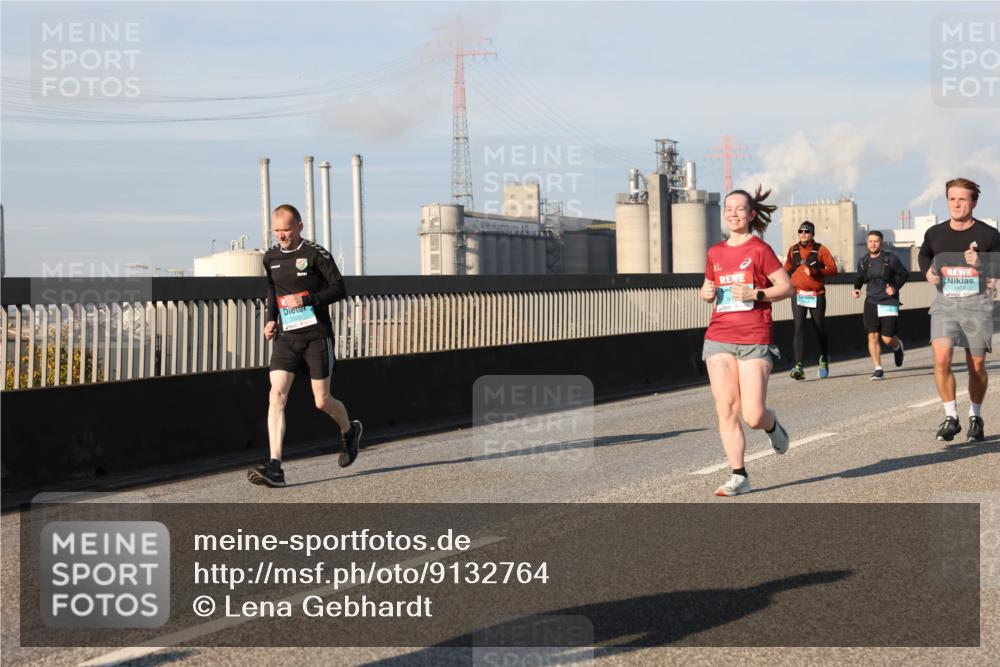03.10.2025 - Köhlbrandbrückenlauf Lena Gebhardt http://msf.ph/oto/9132764 03.10.2025 09:50:40 Position 2 1402 meine-sportfotos.de