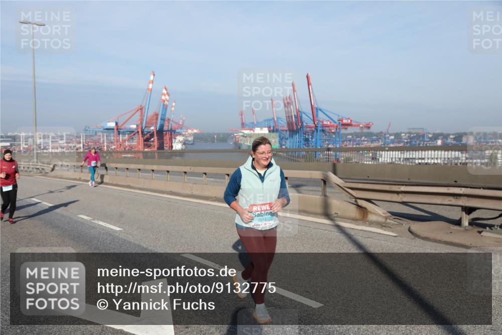 03.10.2025 - Köhlbrandbrückenlauf Yannick Fuchs http://msf.ph/oto/9132775 03.10.2025 09:05:06 Position 2 2515 meine-sportfotos.de