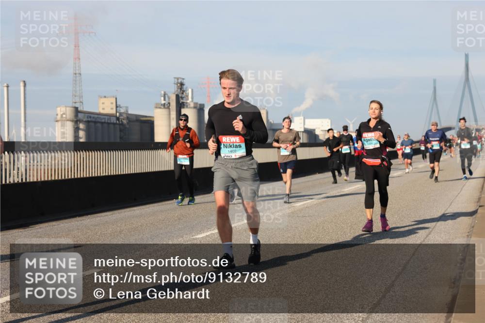 03.10.2025 - Köhlbrandbrückenlauf Lena Gebhardt http://msf.ph/oto/9132789 03.10.2025 09:50:41 Position 2 1402 meine-sportfotos.de