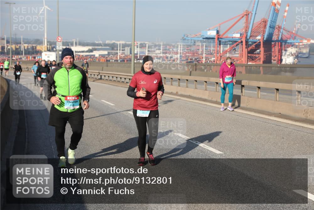 03.10.2025 - Köhlbrandbrückenlauf Yannick Fuchs http://msf.ph/oto/9132801 03.10.2025 09:05:08 Position 2 2517 meine-sportfotos.de