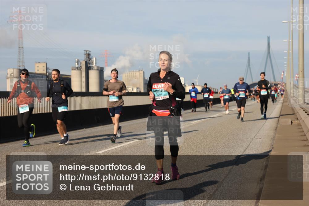03.10.2025 - Köhlbrandbrückenlauf Lena Gebhardt http://msf.ph/oto/9132818 03.10.2025 09:50:42 Position 2 5, 1294 meine-sportfotos.de