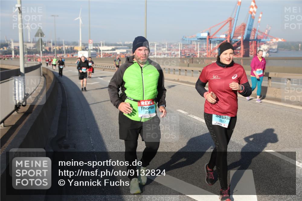 03.10.2025 - Köhlbrandbrückenlauf Yannick Fuchs http://msf.ph/oto/9132824 03.10.2025 09:05:10 Position 2 2, 2545, 2517 meine-sportfotos.de