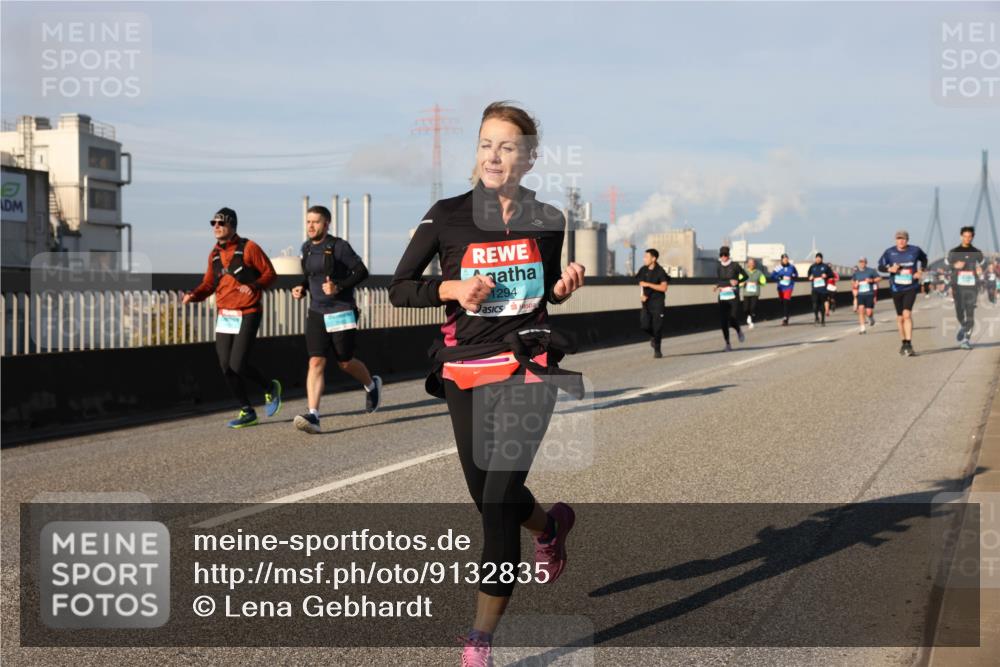 03.10.2025 - Köhlbrandbrückenlauf Lena Gebhardt http://msf.ph/oto/9132835 03.10.2025 09:50:44 Position 2 1294 meine-sportfotos.de