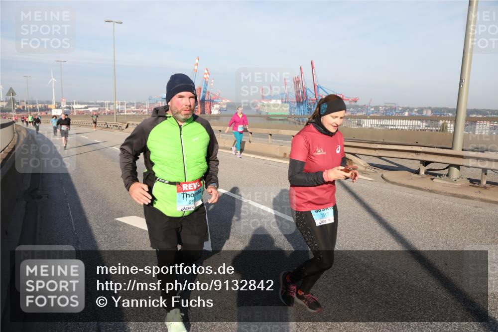 03.10.2025 - Köhlbrandbrückenlauf Yannick Fuchs http://msf.ph/oto/9132842 03.10.2025 09:05:11 Position 2 25, 2517 meine-sportfotos.de