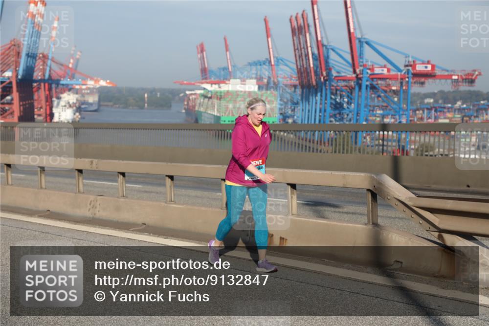03.10.2025 - Köhlbrandbrückenlauf Yannick Fuchs http://msf.ph/oto/9132847 03.10.2025 09:05:13 Position 2  meine-sportfotos.de