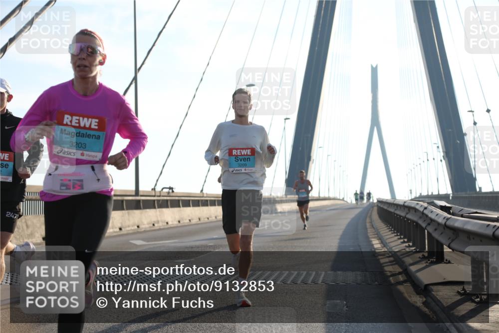 03.10.2025 - Köhlbrandbrückenlauf Yannick Fuchs http://msf.ph/oto/9132853 03.10.2025 08:19:24 Position 1 3203, 3209, 247 meine-sportfotos.de