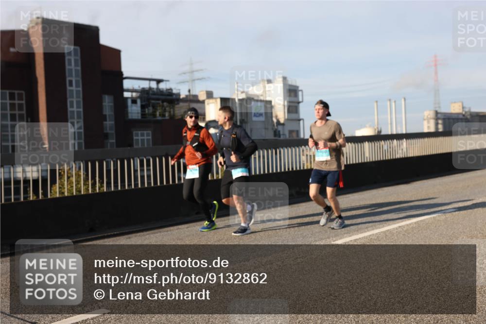 03.10.2025 - Köhlbrandbrückenlauf Lena Gebhardt http://msf.ph/oto/9132862 03.10.2025 09:50:45 Position 2  meine-sportfotos.de