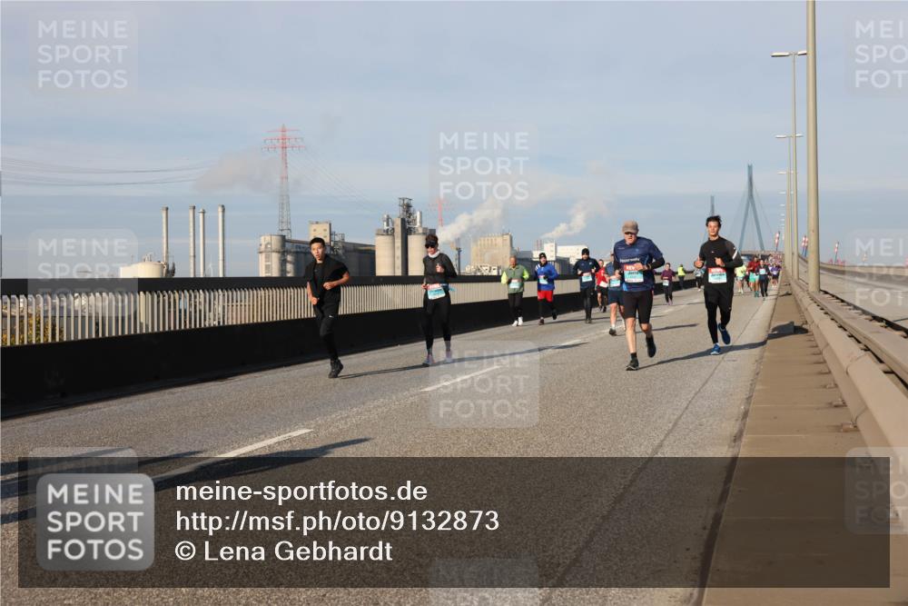 03.10.2025 - Köhlbrandbrückenlauf Lena Gebhardt http://msf.ph/oto/9132873 03.10.2025 09:50:46 Position 2  meine-sportfotos.de