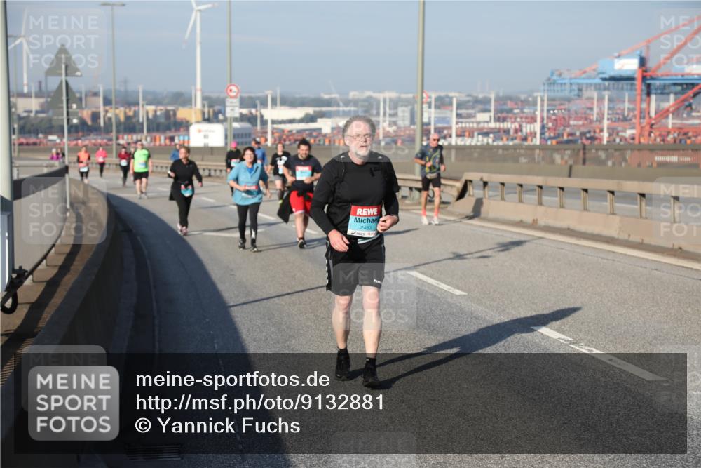 03.10.2025 - Köhlbrandbrückenlauf Yannick Fuchs http://msf.ph/oto/9132881 03.10.2025 09:05:16 Position 2 2483 meine-sportfotos.de