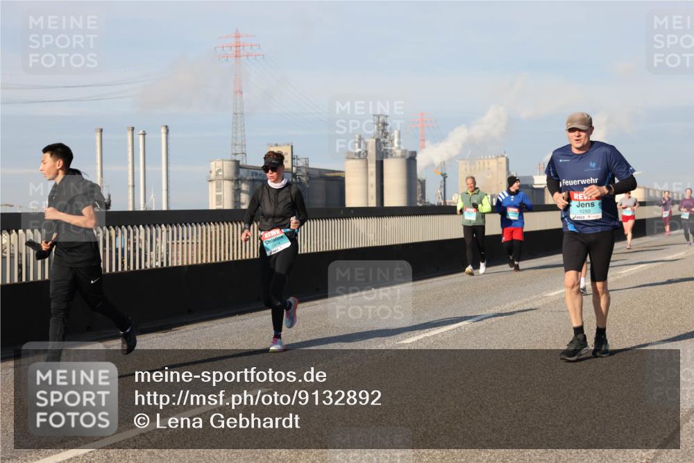 03.10.2025 - Köhlbrandbrückenlauf Lena Gebhardt http://msf.ph/oto/9132892 03.10.2025 09:50:47 Position 2 2814, 1250 meine-sportfotos.de